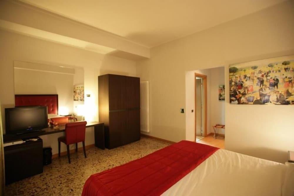 Hotel Piazza Marconi Cassino Zewnętrze zdjęcie